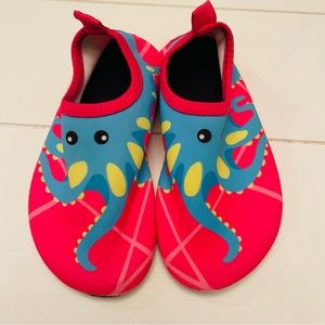 Girl Water shoes - size 8 (little kid)